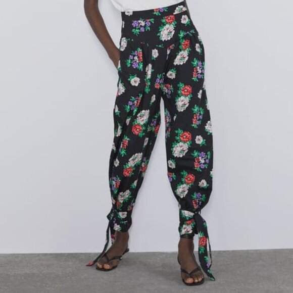 ZARA FLORAL PRINTED PANTS Black SIZE M - Picture 2 of 3